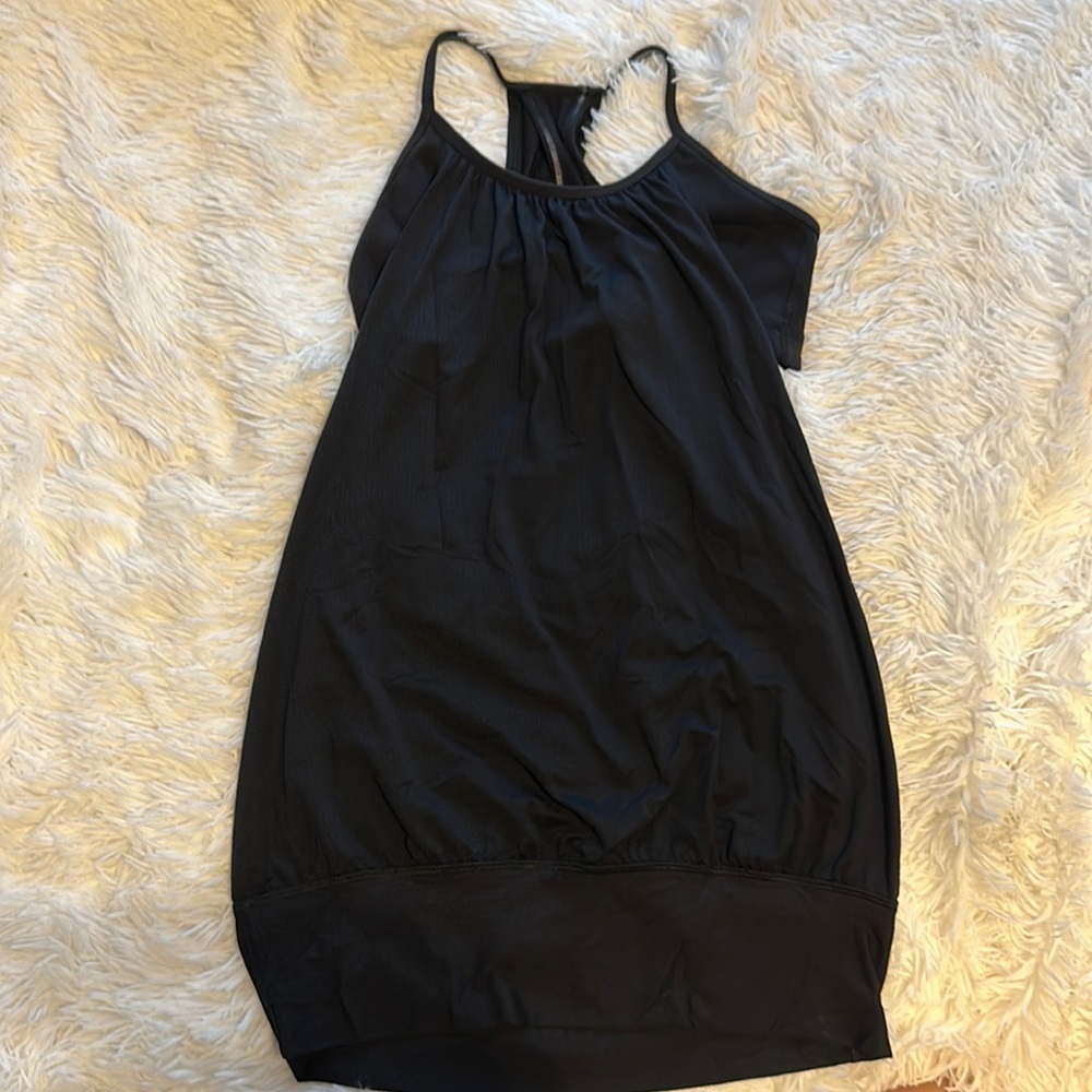 Lululemon tank with attached bra
